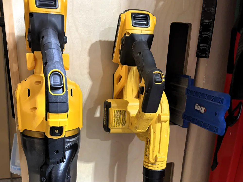 DeWalt DCE100 20V MAX Blower - Wall Hanger Mount 2