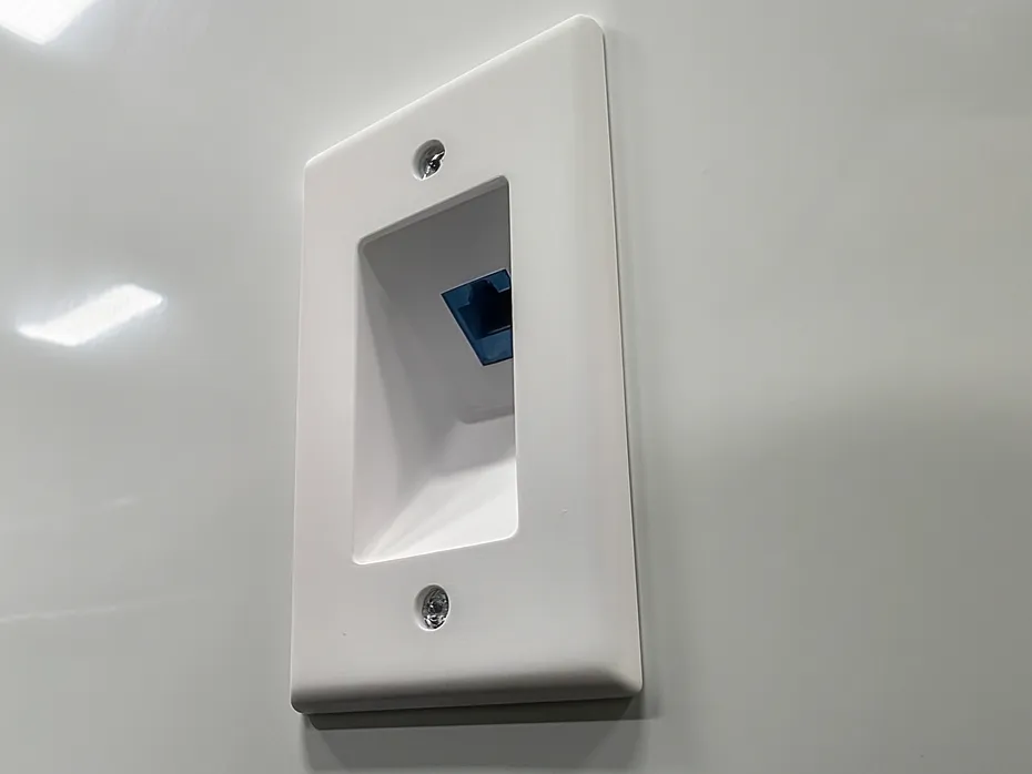 Recessed Keystone Wallplate 1