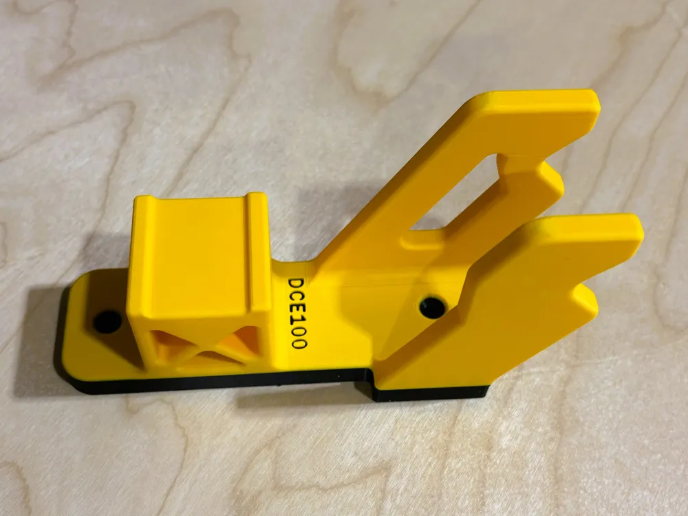 DeWalt DCE100 20V MAX Blower - Wall Hanger Mount 3